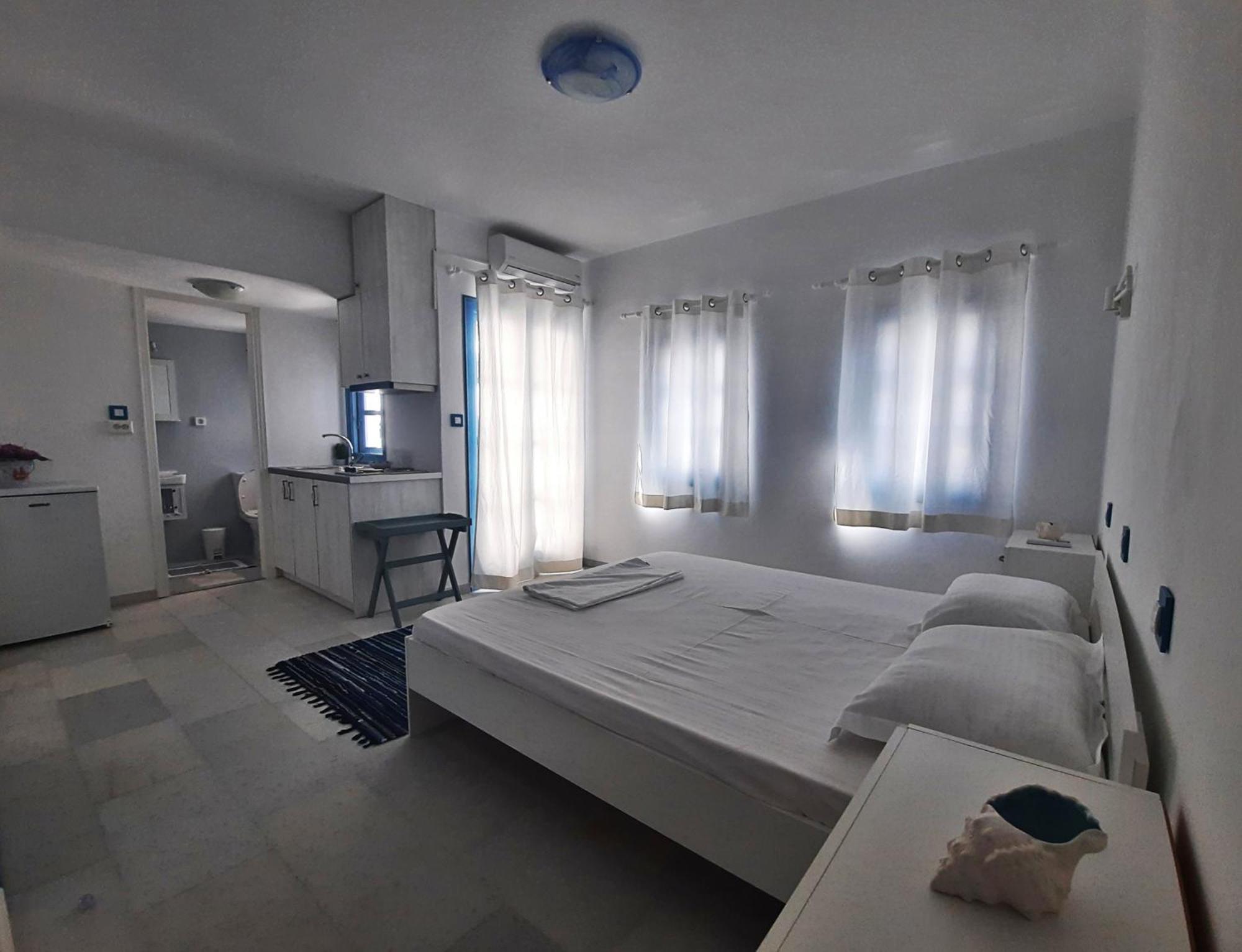 Blue In Naxos Hotell Naxos City Exteriör bild